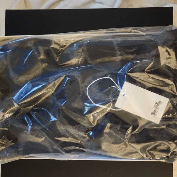COACH Wool/Cashmere Scarf UNISEX NWOT - Picture 14 of 15